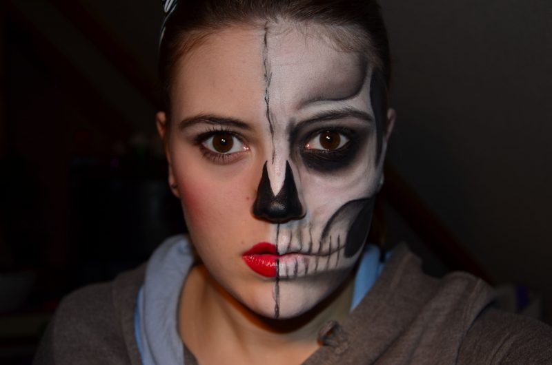 лёгкий грим своими руками на хэллоуин фото 2